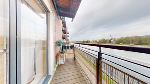 Photo 25- click for photo gallery